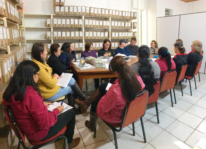 REUNIÃO DE DIRETORES DISCUTE SAÚDE NA ESCOLA